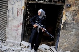 Savaşmaya karar verdi keskin nişancı oldu