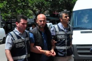 Bar cinayetinin son zanlısı ka&ccedil;arken yakalandı