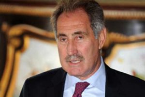 Mısır'ın &uuml;st&uuml;nden demokratlık kolay