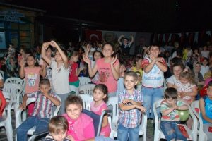 &Ccedil;ocuklar Ramazan'ın tadını &ccedil;ıkarıyor