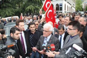 H&uuml;k&uuml;met cadı avı başlattı