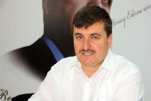 "Biz tek bir marşta ayağa kalkarız"