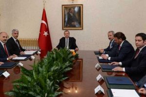 Yiğit Bulut ilk resmi toplantıda