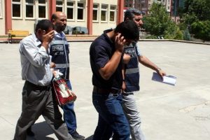 208 adet g&uuml;mr&uuml;k ka&ccedil;ağı kamyon lastiği ele ge&ccedil;irildi