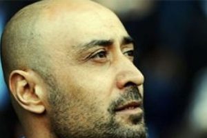 Tolunay Kafkas her yolu deniyor!
