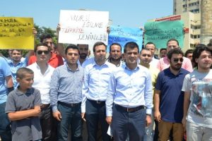 Cuma namazı sonrası Mursi'ye destek eylemi