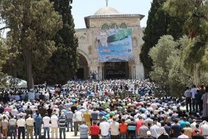 Mescid-i Aksa'da Mursi'ye destek g&ouml;sterisi