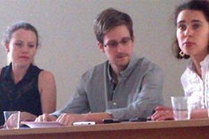 Snowden'dan haftalar sonra ilk fotoğraf