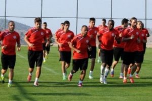 Antalyaspor pas ve şut &ccedil;alıştı