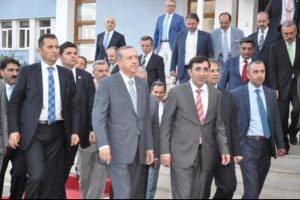 'T&uuml;rkiye boyun eğmiyor'
