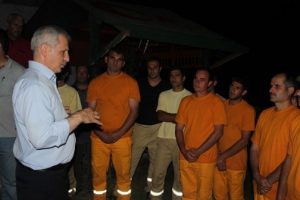 Yangın ekiplerinin iftar molası