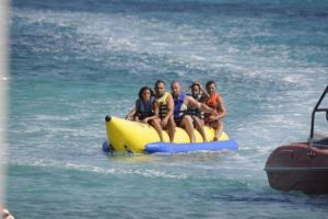 Playboy g&uuml;zeli &Ccedil;eşme'de