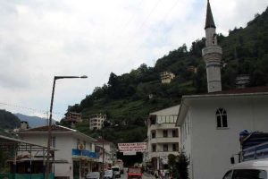 İmam ezanı 20 dakika erken okuyunca...