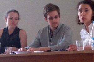 İki liderin arasına Snowden girdi