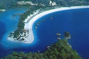 Sahiller yabancı turistlere kaldı
