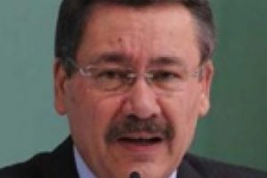 O vekile bir tepki de G&ouml;k&ccedil;ek'ten