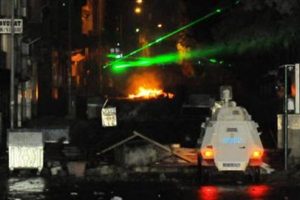 Polis aracına ateş a&ccedil;ıldı