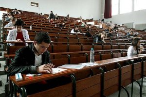&Ouml;ğretmen adaylarının alan sınavı başladı