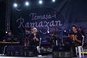 Usta sanat&ccedil;ıdan m&uuml;zik ziyafeti