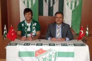 Bursaspor'dan &ccedil;ifte imza