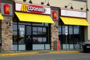 Bu &uuml;lkede McDonald's ilk kez a&ccedil;ılıyor