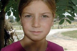 Bu k&ouml;yde yaşayanlar renkli g&ouml;zl&uuml;