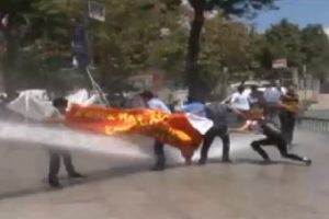 &Ccedil;ağlayan'da polisten &ccedil;adır m&uuml;dahalesi