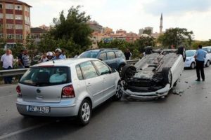 Kadık&ouml;y'de zincirleme kaza