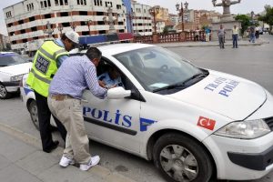 S&uuml;r&uuml;c&uuml;lere  ceza yağdı