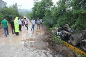 Yağmurdan kaydı, şarampole yuvarlandı