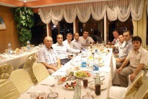 G&uuml;reş camiası yemekte buluştu