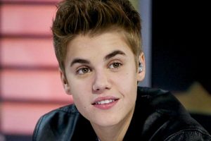 Justin Bieber'dan annesine d&ouml;vme jesti