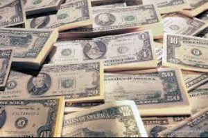 Dolar d&uuml;şmeye devam ediyor