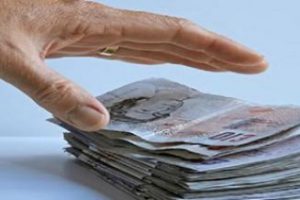 'Fitre g&ouml;ndereceğim' diyerek dolandırdı