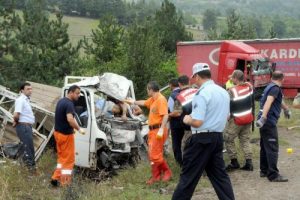 &Ouml;l&uuml;ml&uuml; kazaya hapis ve tahliye