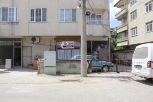 Yolu kapanan esnaftan ilgin&ccedil; &ccedil;&ouml;z&uuml;m