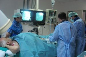 Kalp dostu eriyen stent
