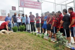 Trabzonsporlu taraftarlar kurban kesti