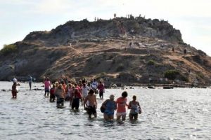 Avşan Adası eski g&uuml;nlerine d&ouml;n&uuml;yor