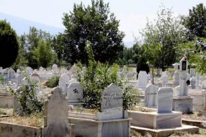 Mezarlık &ccedil;alışanlarına 'yıpranma payı'