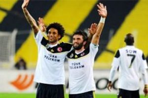 Fenerbah&ccedil;e Yunanlıları da &ccedil;ıldırttı!
