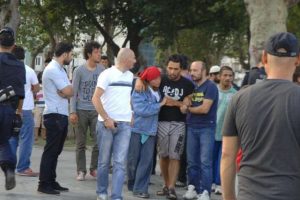 Gezi Parkı'ndaki &ccedil;ay kavgası b&uuml;y&uuml;d&uuml;