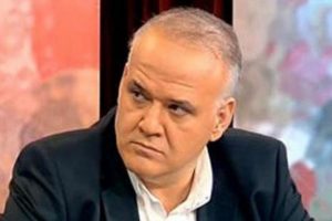&Ccedil;akar'dan olay a&ccedil;ıklama!