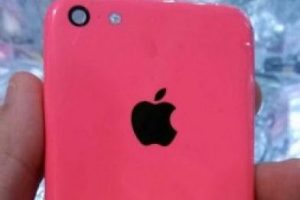 Ucuz iPhone bir renk ile daha g&ouml;r&uuml;nd&uuml;