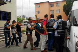İnsan tacirlerine polisten darbe