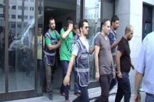 "Cezaevi &ccedil;etesine" 21 tutuklama
