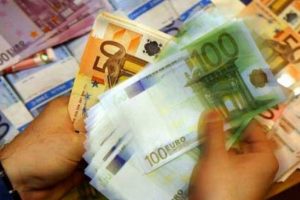 Sahte euro tavan yaptı