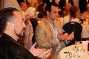 Adnan Oktar iftar verdi