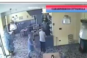 Kumarda 5 bin avro kaybedince &ccedil;ıldırdı