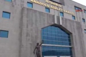 En b&uuml;y&uuml;k adliyede pes dedirten hırsızlık